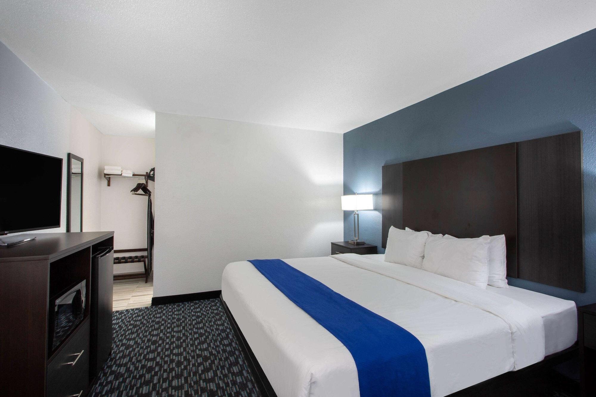 Baymont By Wyndham Charlotte University Zewnętrze zdjęcie