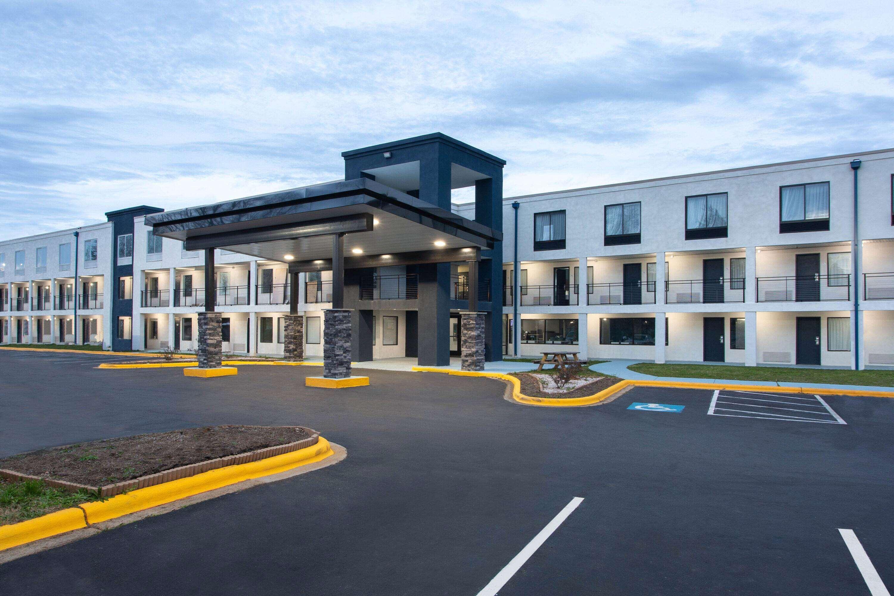Baymont By Wyndham Charlotte University Zewnętrze zdjęcie